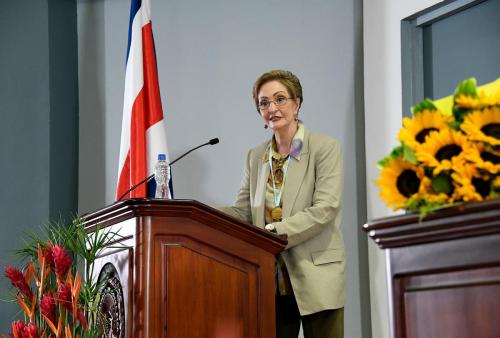 Premio Rodrigo Facio Brenes a la Dr. Emilia Macaya Trejos